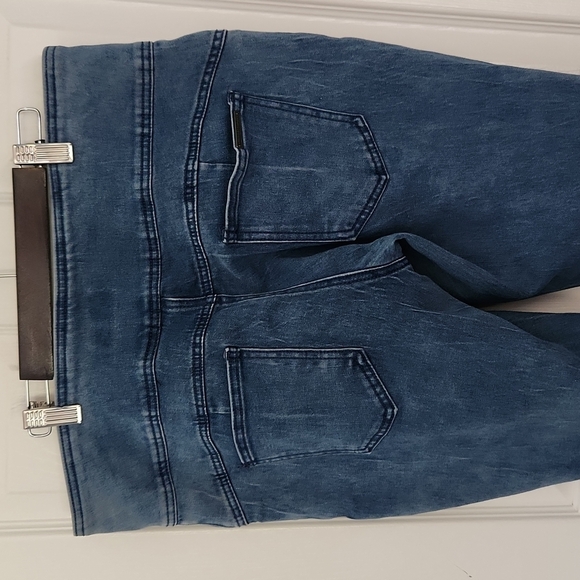 Hybrid & Company Skinny Jeans - Picture 10 of 13